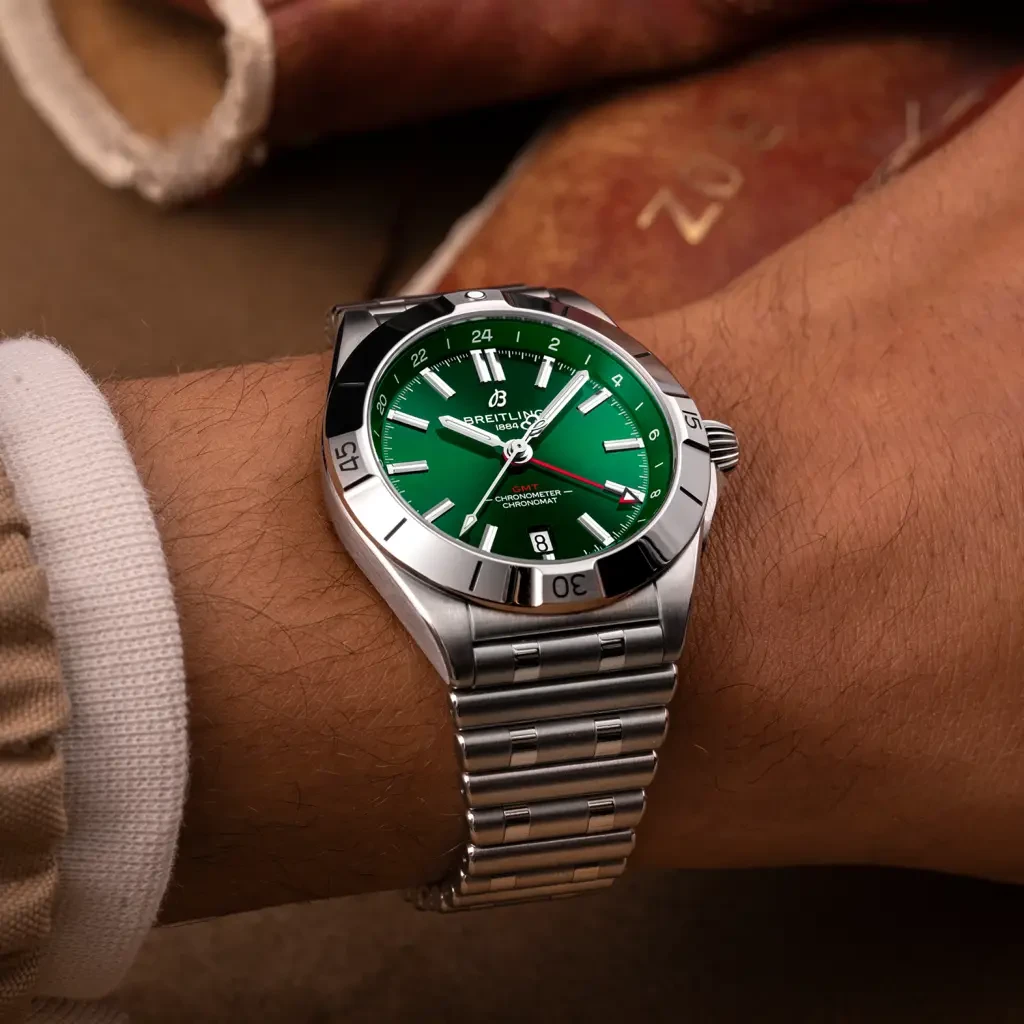 Chronomat 40 GMT All-Purpose Sports & Travel Watch - Deep Green Dial and Iconic Rouleaux Bracelet - Image 5
