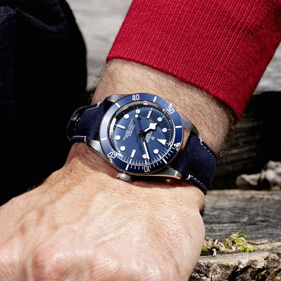Black Bay 58 Series Navy Blue 39mm Heritage Diver - Blue Soft-Touch Strap - Image 4