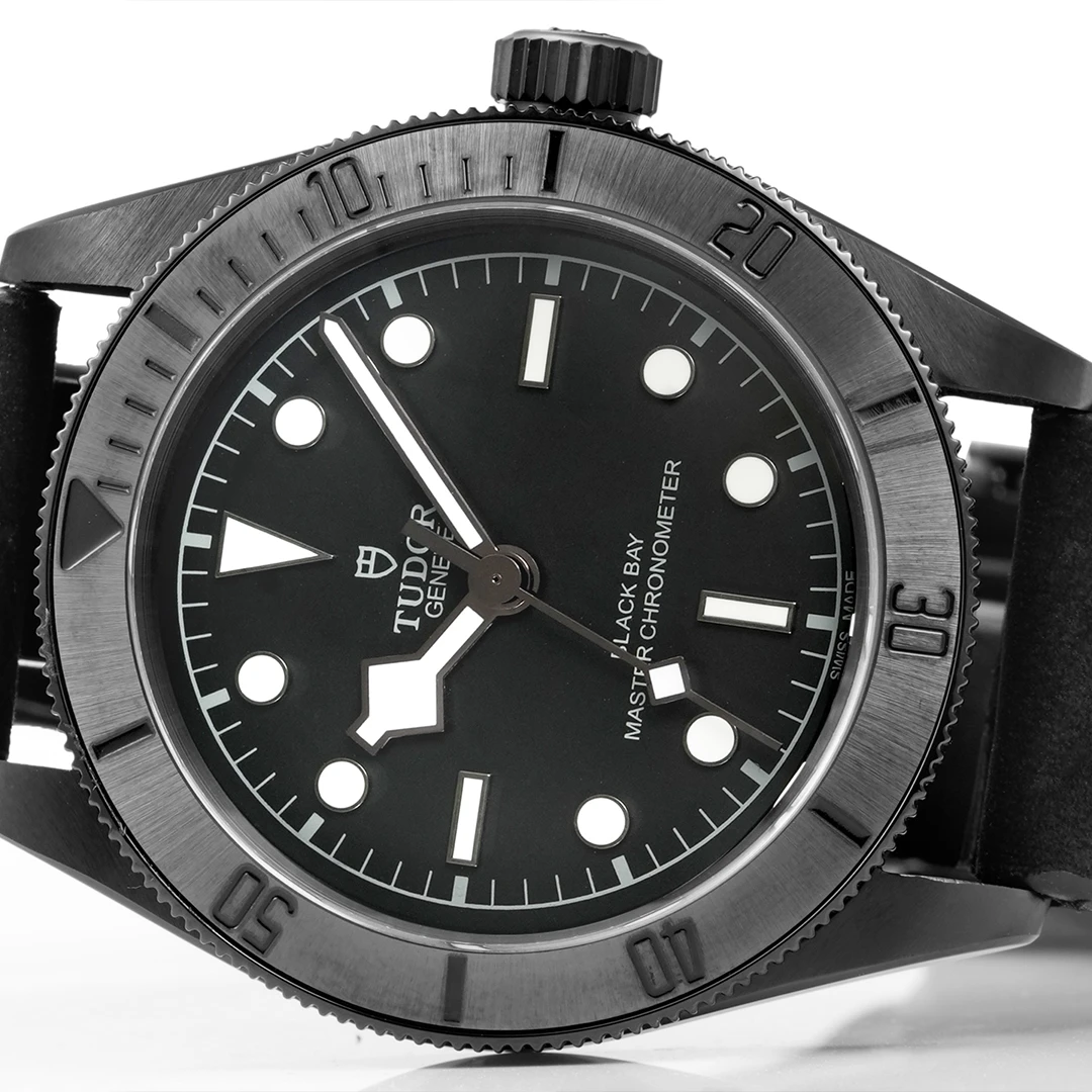 Black Bay Dark Knight Edition Ceramic Style All-Black Matte Stealth Diver Watch Leather-Rubber Hybrid Strap - Image 4