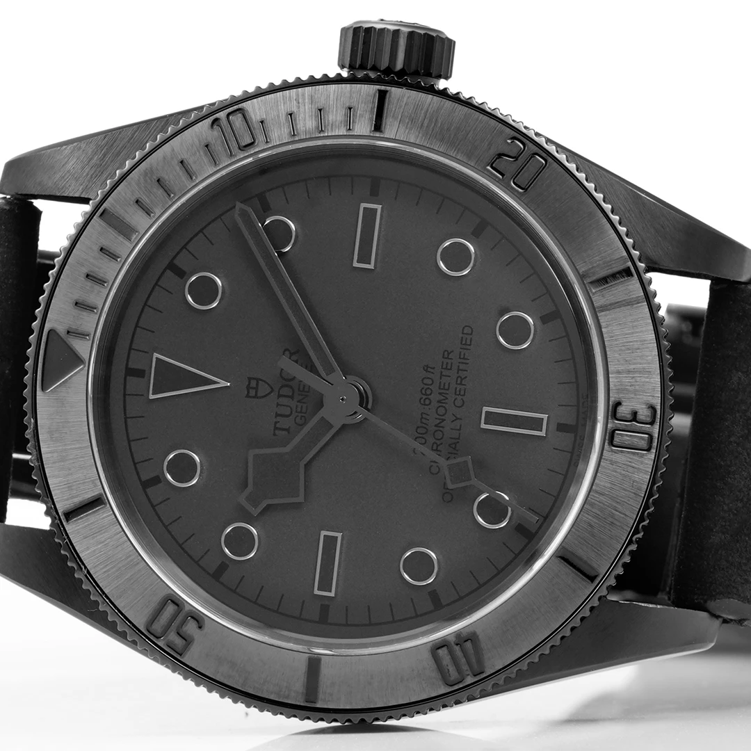 Black Bay 41mm All-Black Ceramic Style Watch - Matte Black "Stealth" Divers Watch - Image 2