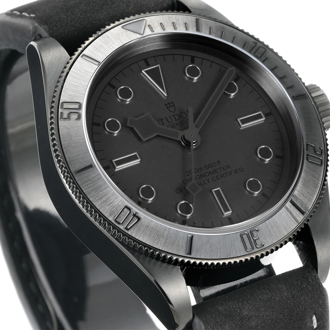 Black Bay 41mm All-Black Ceramic Style Watch - Matte Black "Stealth" Divers Watch - Image 4